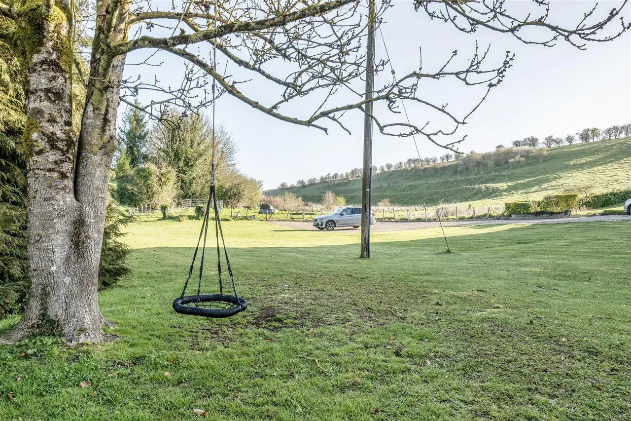 Chisenbury Court, East Chisenbury, SN9, photo 8