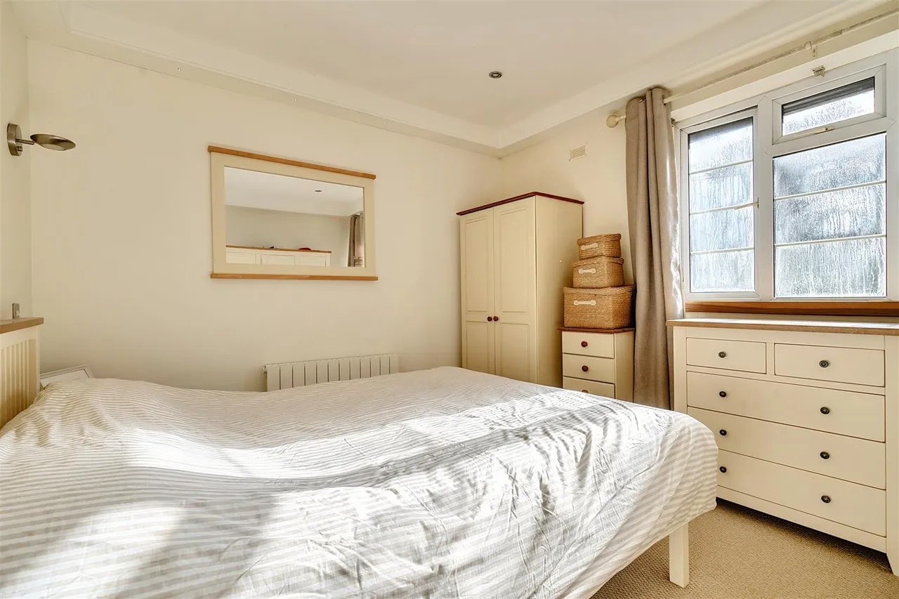 Chisenbury Court, East Chisenbury, SN9, photo 6
