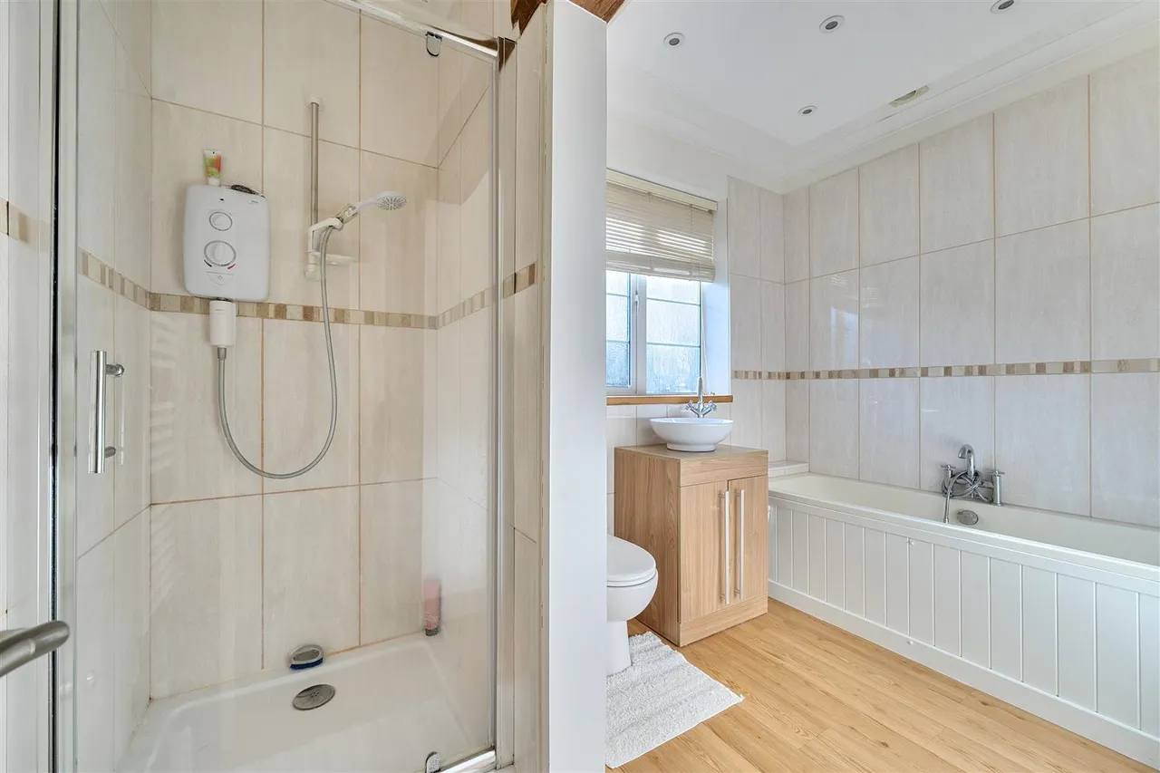 Chisenbury Court, East Chisenbury, SN9, photo 15