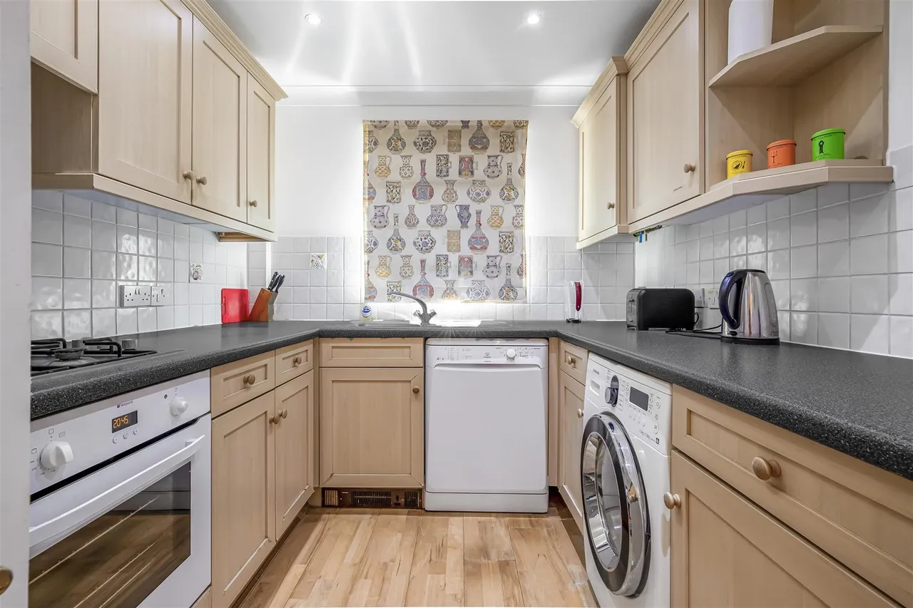 Upper Richmond Road, Putney, SW15, photo 7