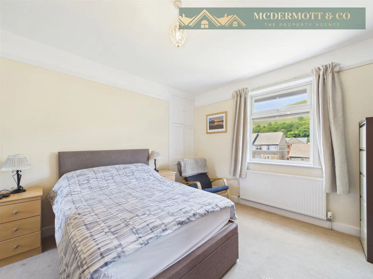 Wellington Road, Greenfield, OL3, photo 28