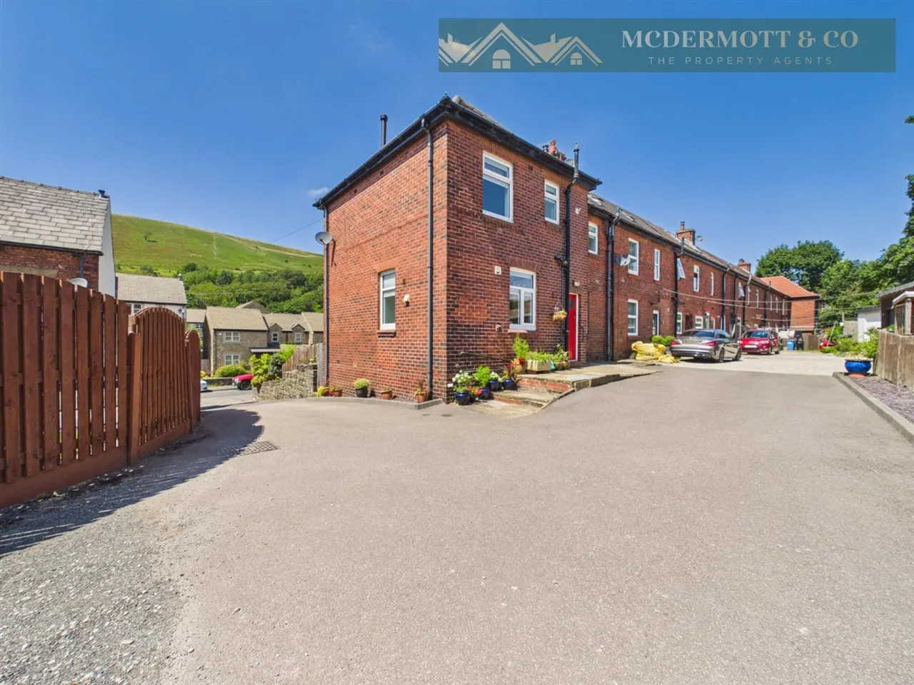 Wellington Road, Greenfield, OL3, photo 48