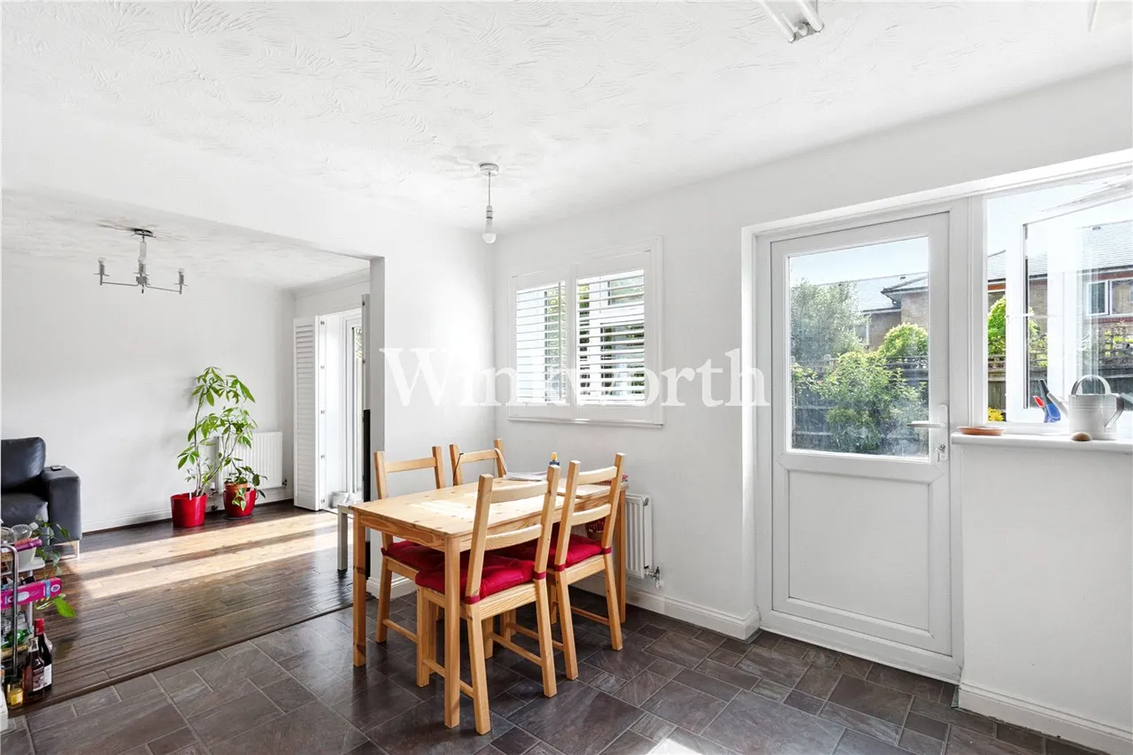 Castleview Close, London, N4, photo 3