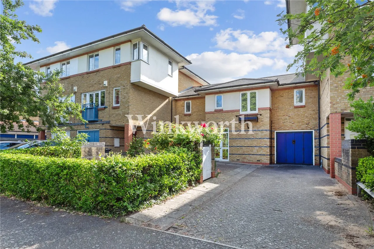 Castleview Close, London, N4, photo 2