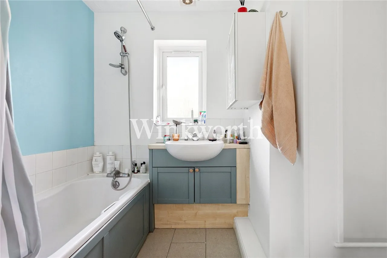Castleview Close, London, N4, photo 5
