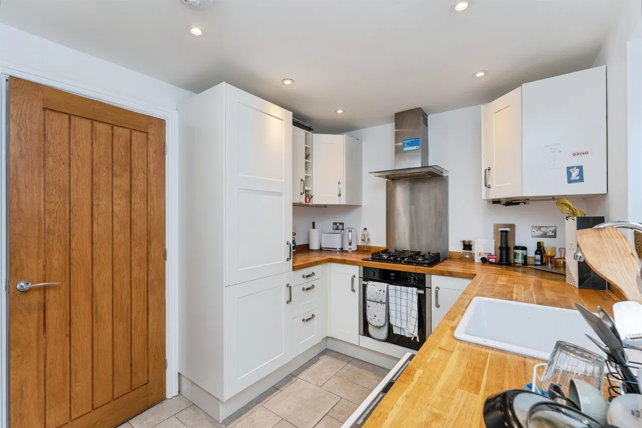 High Street, Farndon, CH3, photo 7