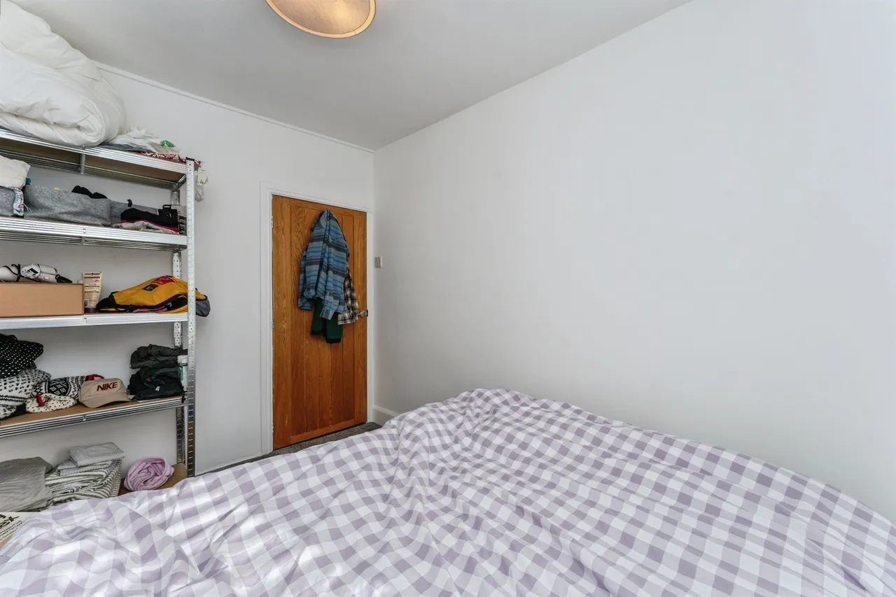 High Street, Farndon, CH3, photo 12