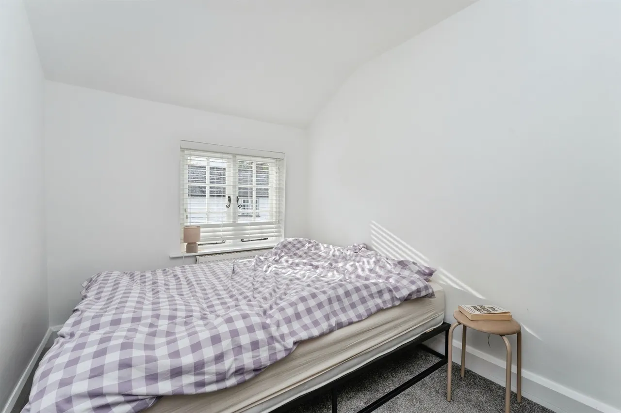 High Street, Farndon, CH3, photo 11