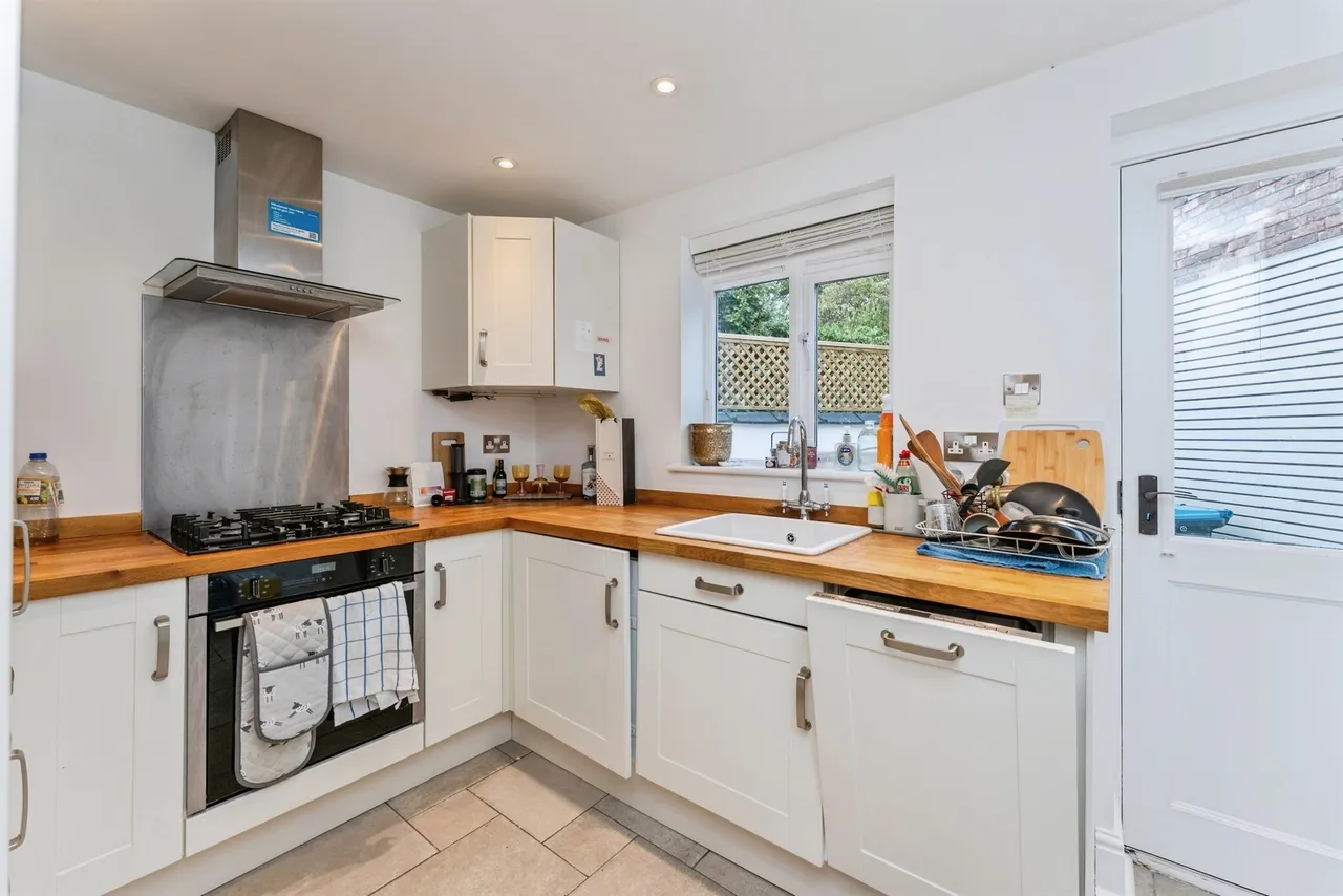 High Street, Farndon, CH3, photo 6
