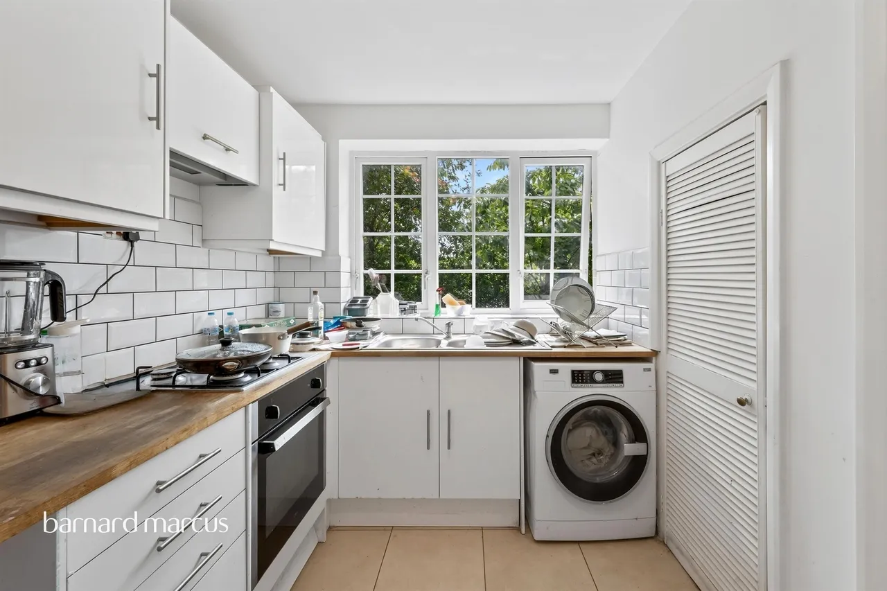 Kingston Road, Surbiton, photo 4