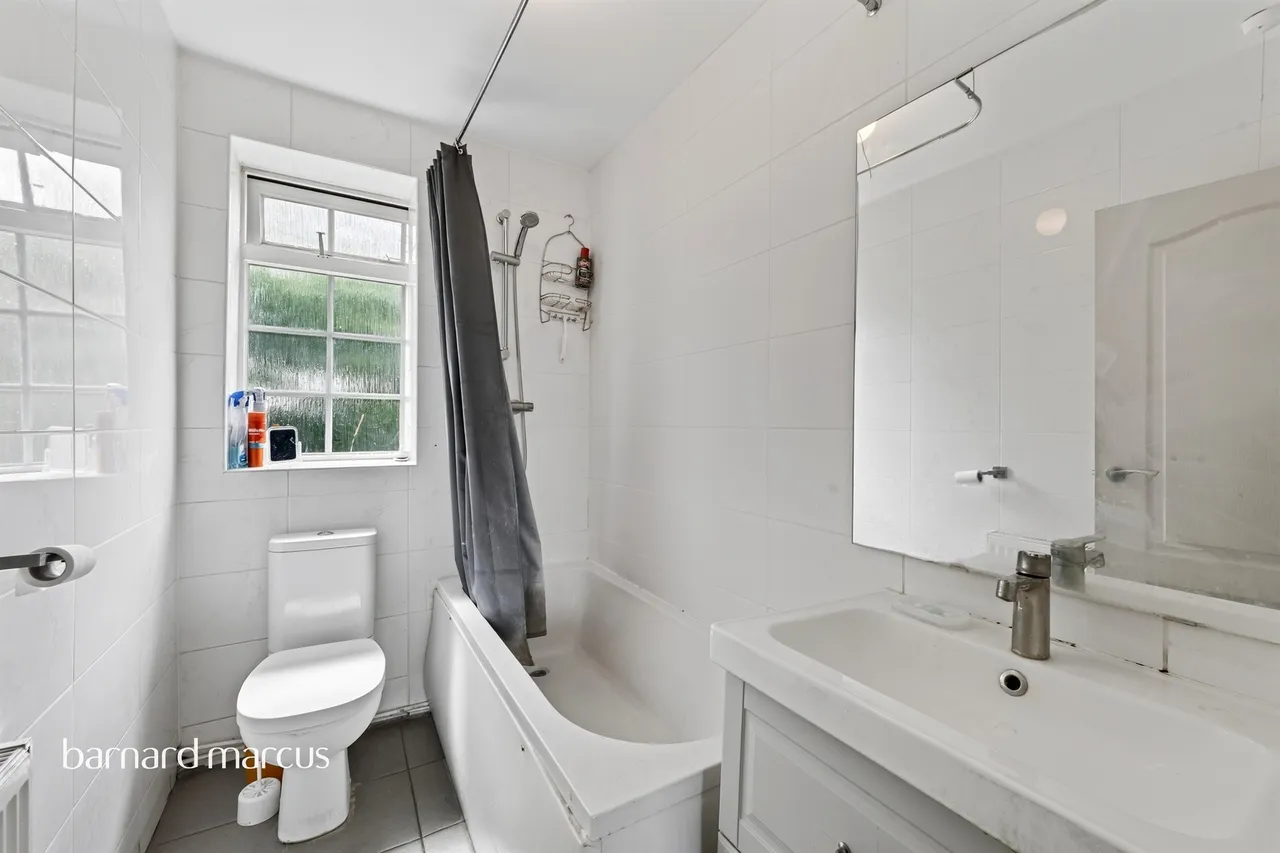 Kingston Road, Surbiton, photo 7
