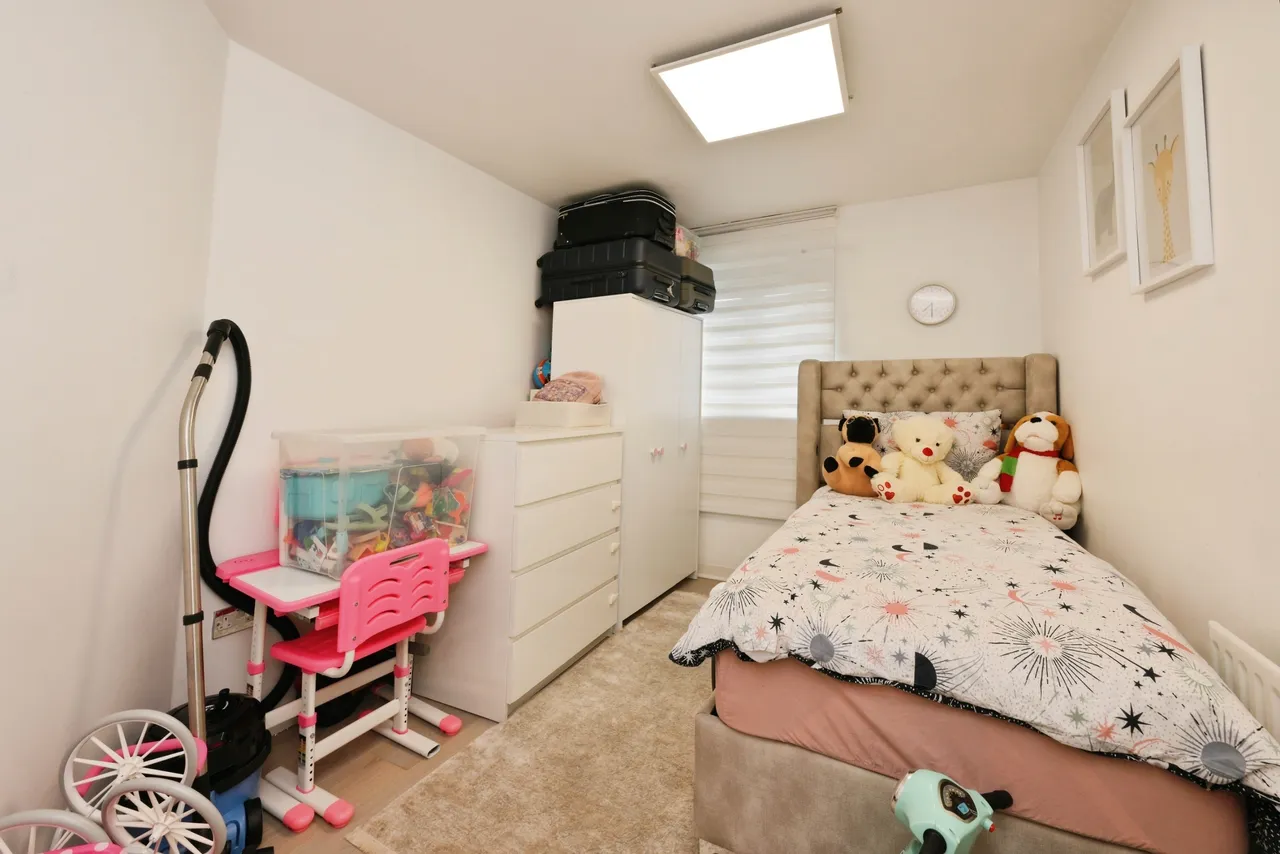 Foundry Gate, Waltham Cross, EN8, photo 17