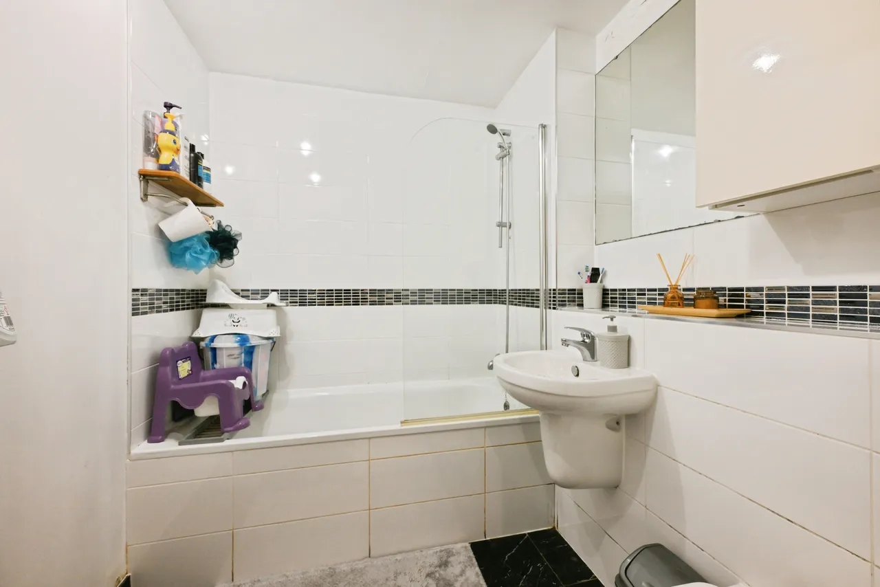 Foundry Gate, Waltham Cross, EN8, photo 18