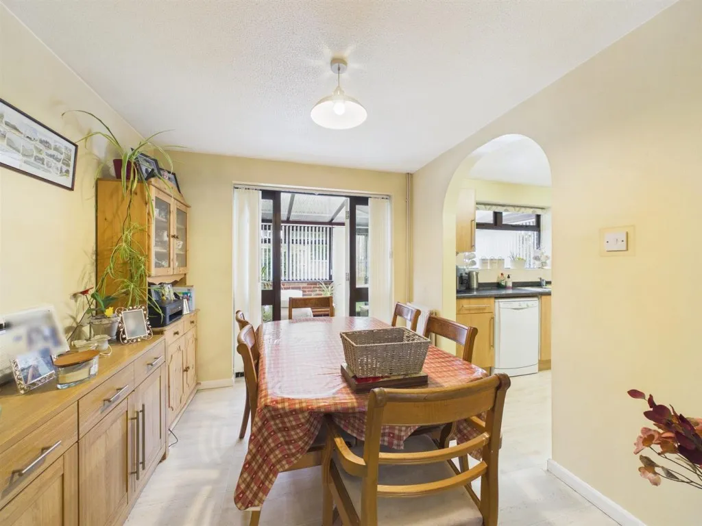 Damon Close, Peacehaven, BN10, photo 4