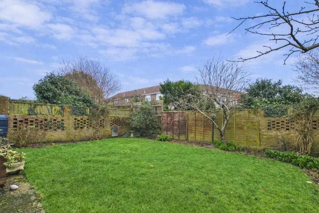 Damon Close, Peacehaven, BN10, photo 7