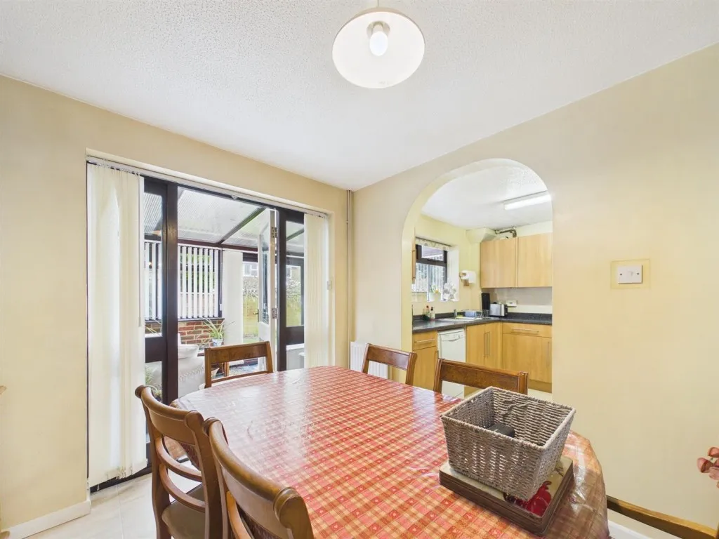 Damon Close, Peacehaven, BN10, photo 17