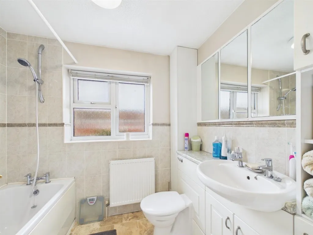 Damon Close, Peacehaven, BN10, photo 14