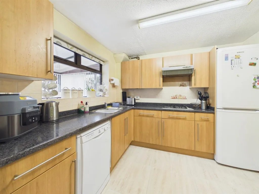 Damon Close, Peacehaven, BN10, photo 6