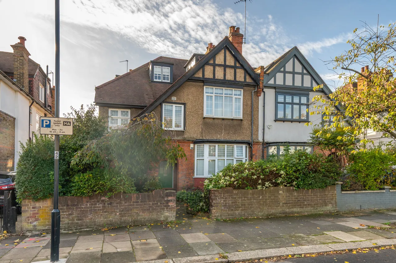 Flat 3, 128 Chatsworth Road, London, photo 4