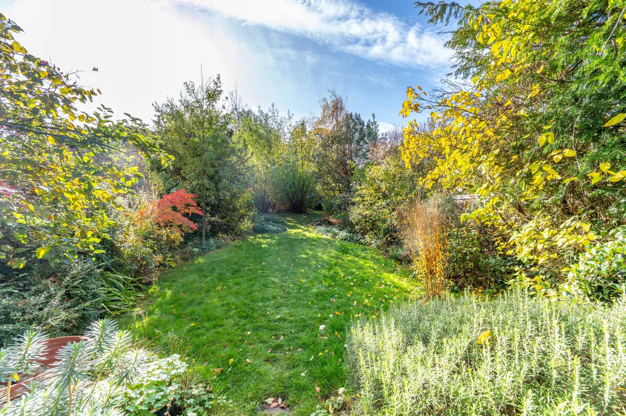 Flat 3, 128 Chatsworth Road, London, photo 11