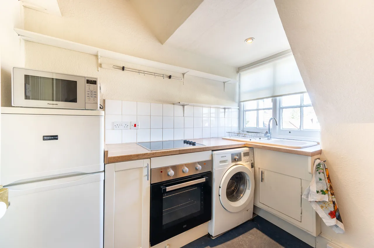 Flat 3, 128 Chatsworth Road, London, photo 7