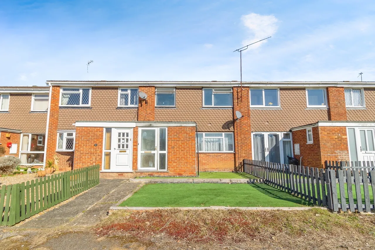 3 bed house for sale — Grange Close, Leighton Buzzard, Bedfordshire, LU7