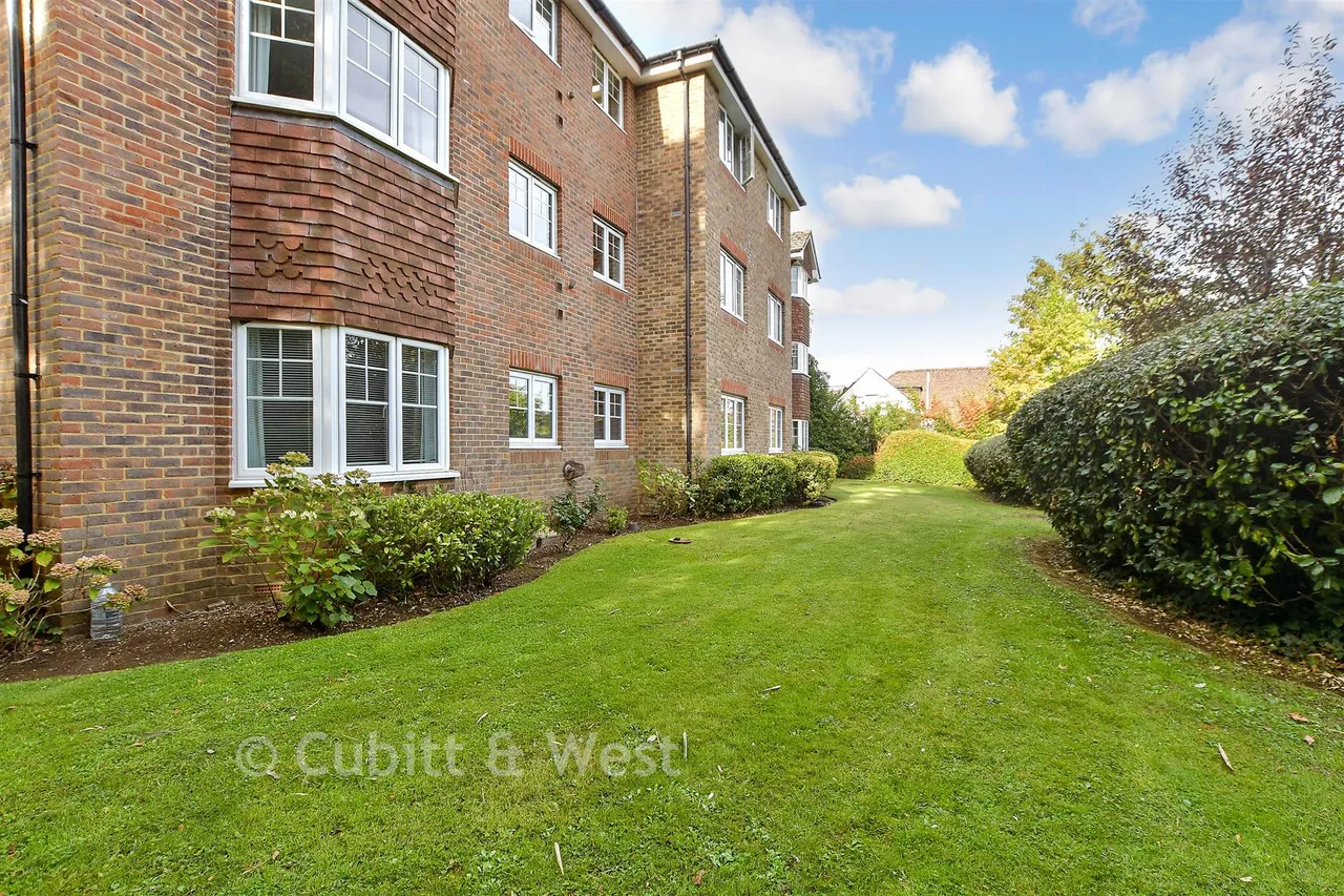 London Road, East Grinstead, RH19, photo 10