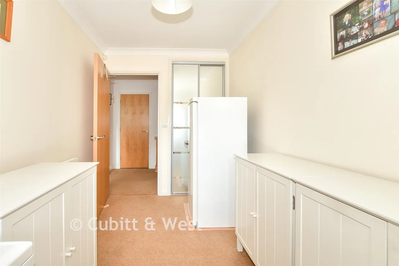 London Road, East Grinstead, RH19, photo 7