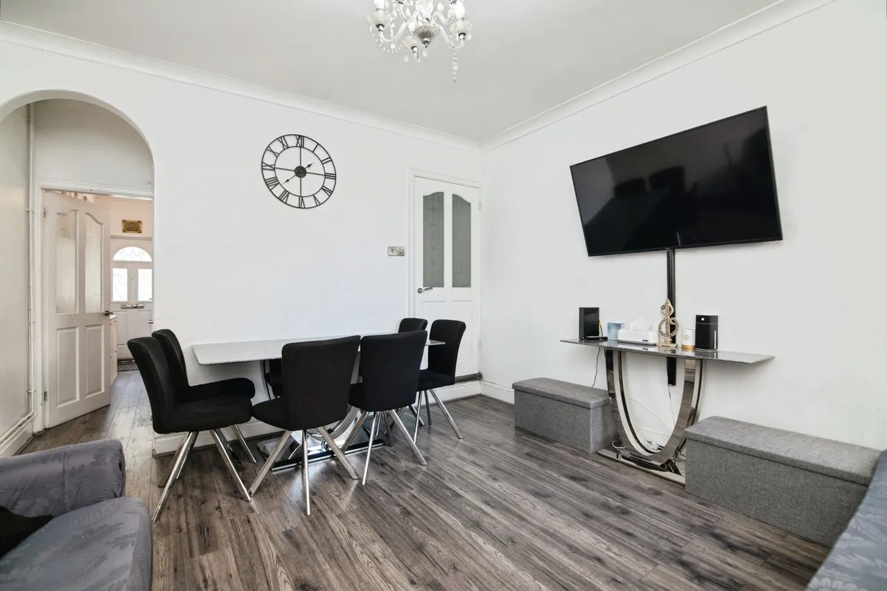 Avenue Road, Wednesbury, photo 5
