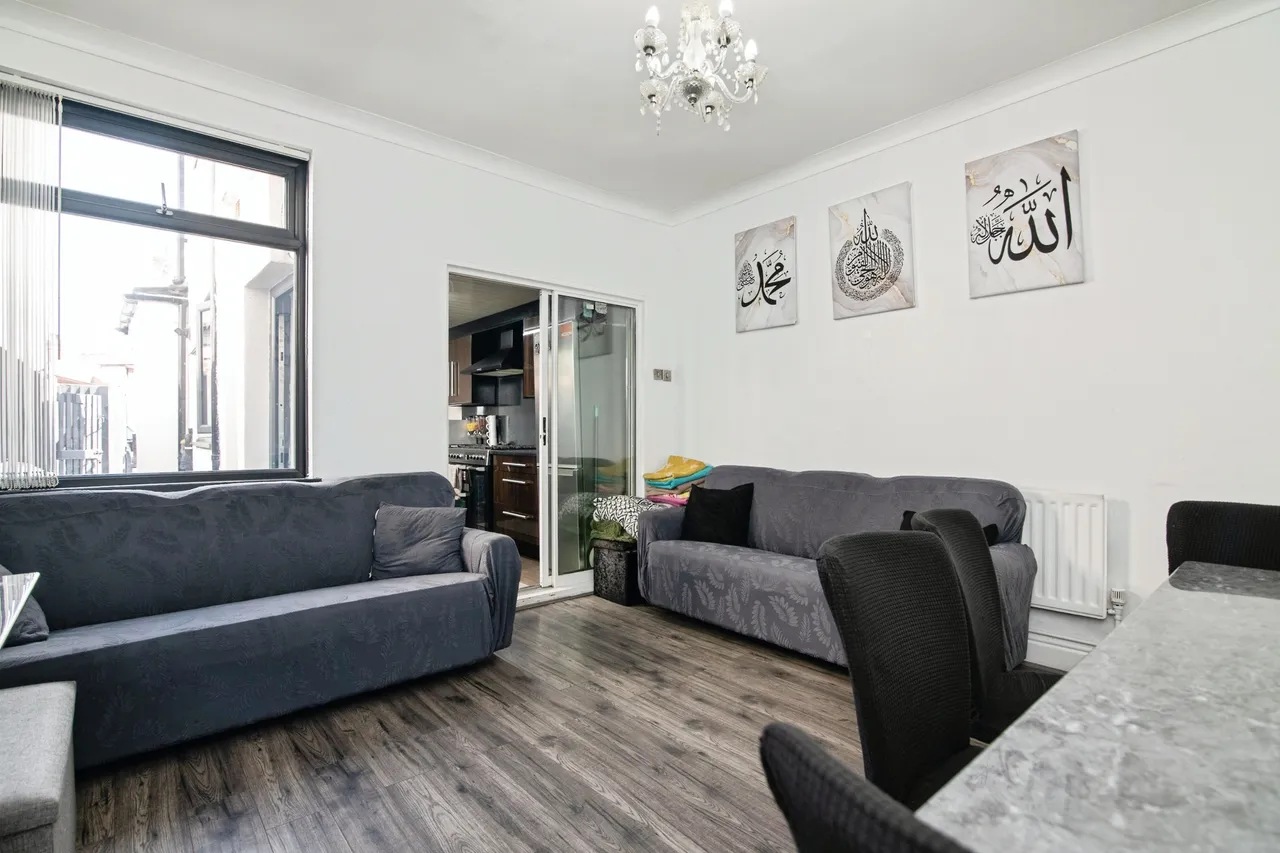 Avenue Road, Wednesbury, photo 6