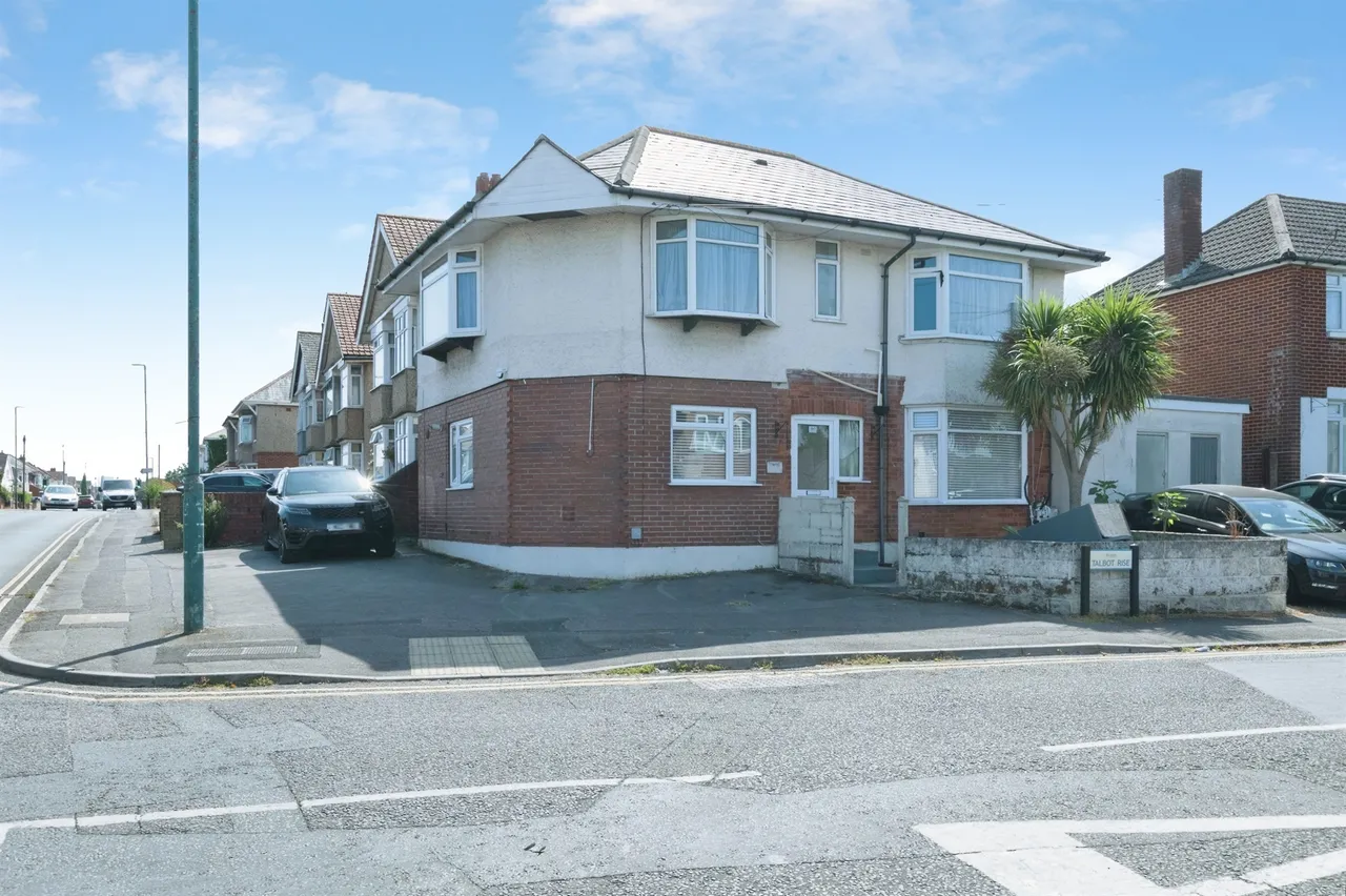Columbia Road, Bournemouth, BH10, photo 15