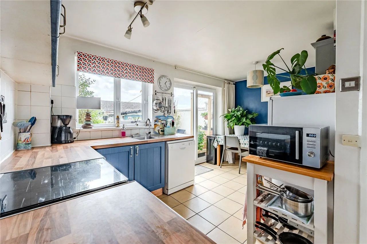 Woodlea Mount, Yeadon, LS19, photo 11