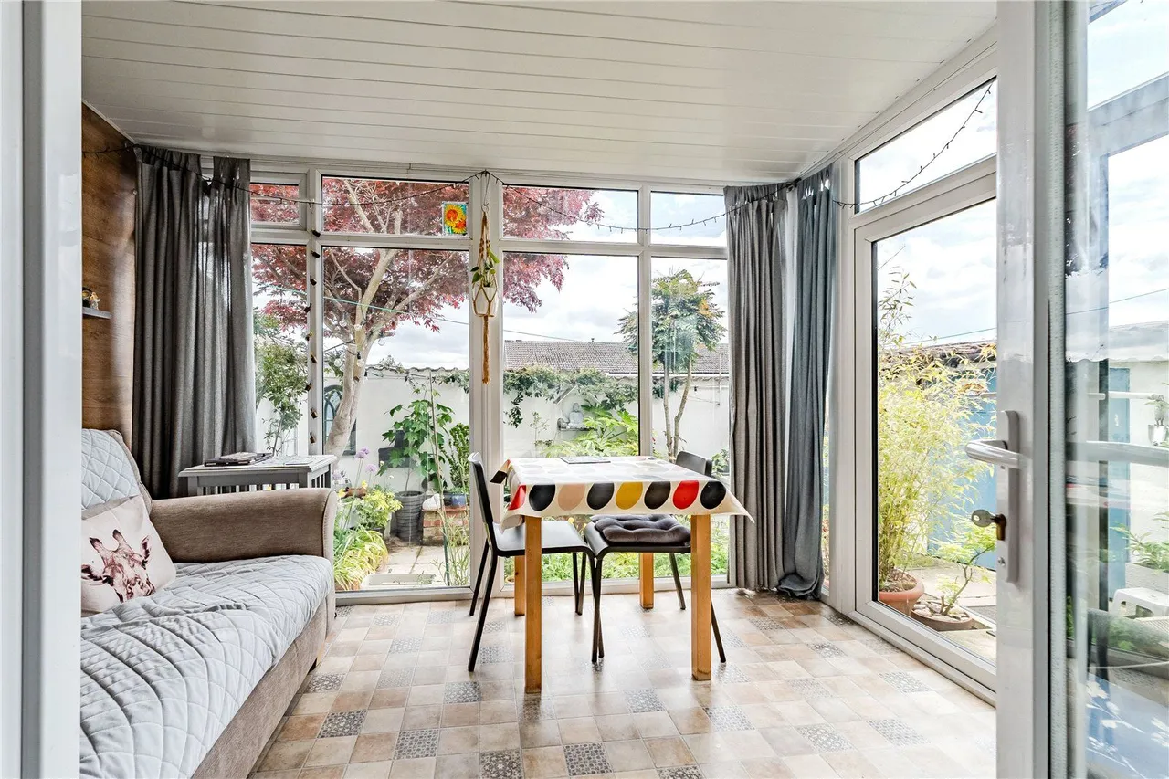 Woodlea Mount, Yeadon, LS19, photo 14