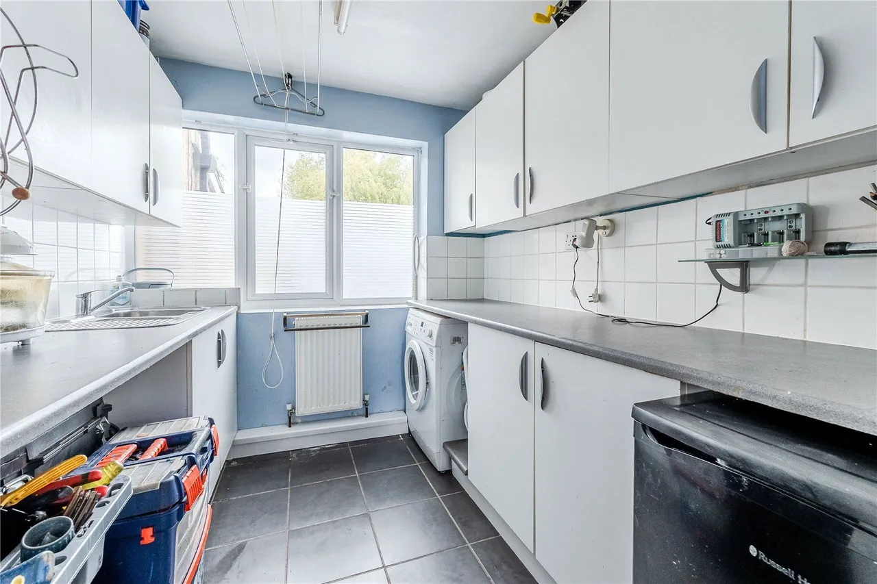 Woodlea Mount, Yeadon, LS19, photo 12