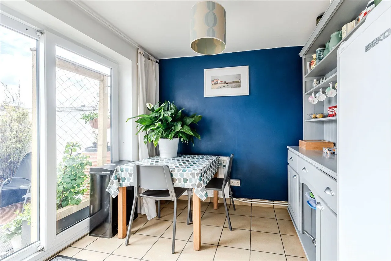 Woodlea Mount, Yeadon, LS19, photo 9