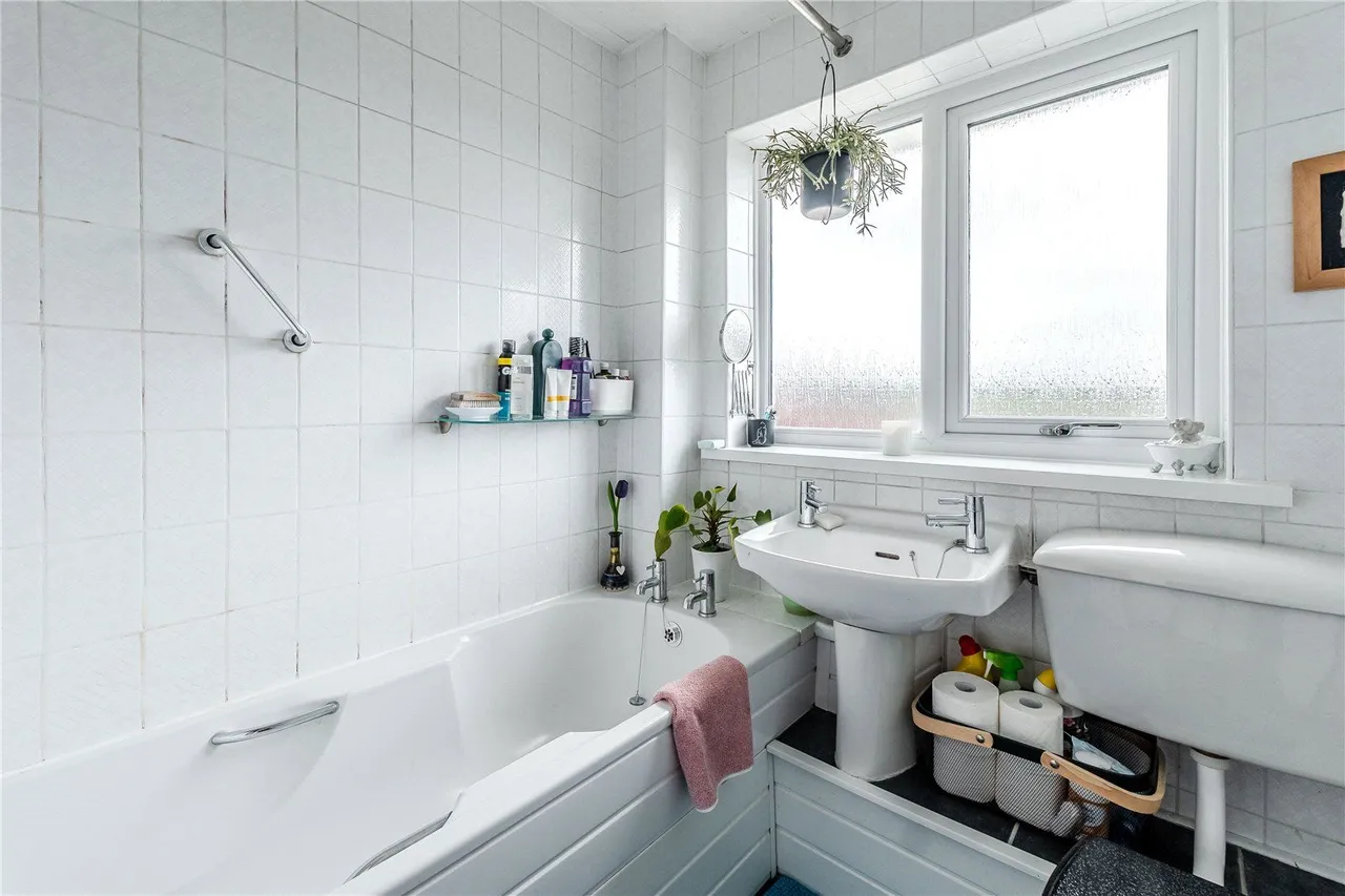 Woodlea Mount, Yeadon, LS19, photo 5