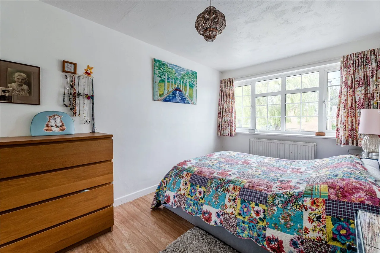Woodlea Mount, Yeadon, LS19, photo 8