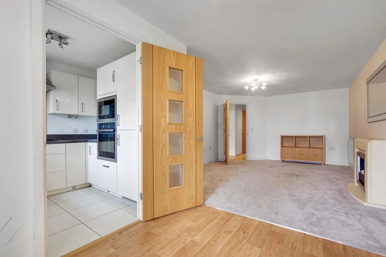 Westhall Road, Warlingham, CR6, photo 6