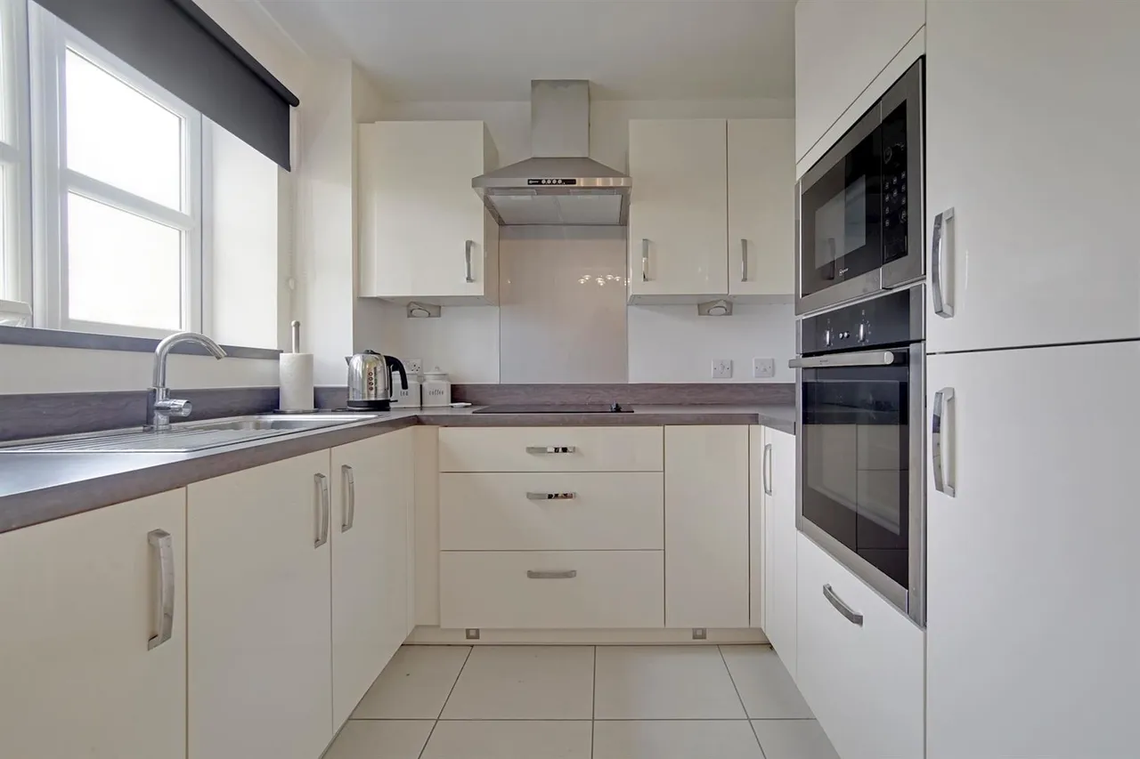 Westhall Road, Warlingham, CR6, photo 2