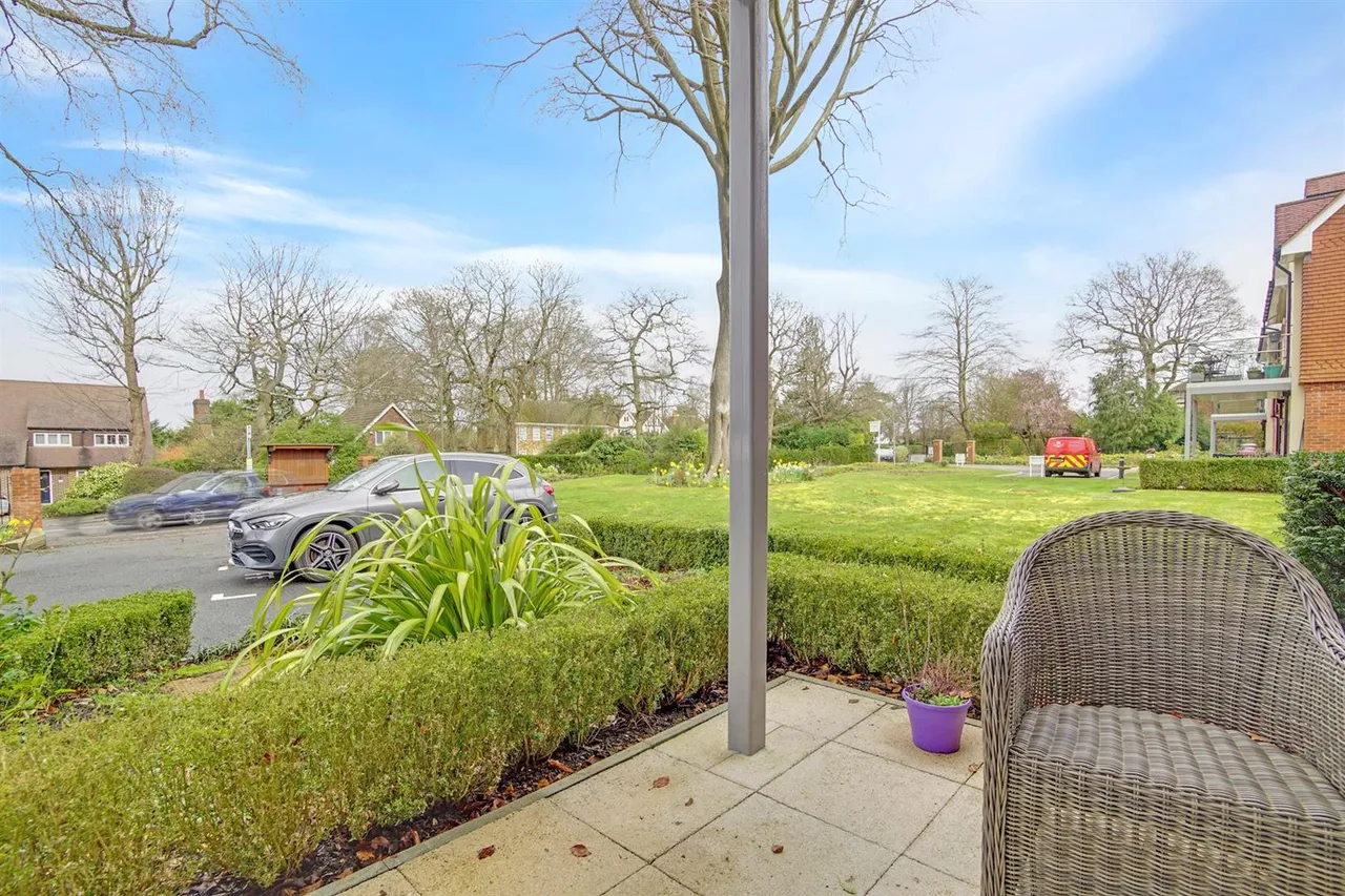 Westhall Road, Warlingham, CR6, photo 20