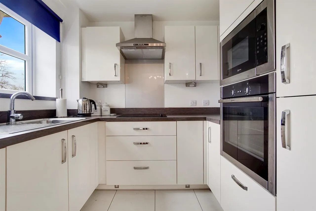 Westhall Road, Warlingham, CR6, photo 21