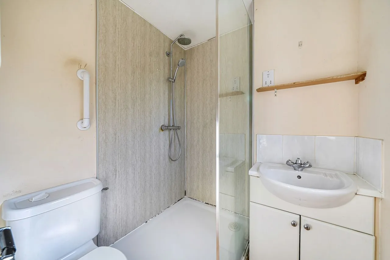 St Andrews Mews, Wells, BA5, photo 14