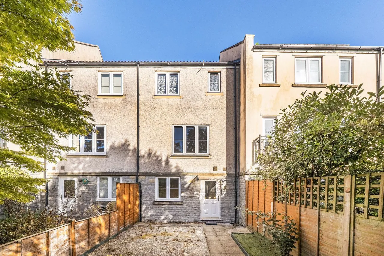 St Andrews Mews, Wells, BA5, photo 17