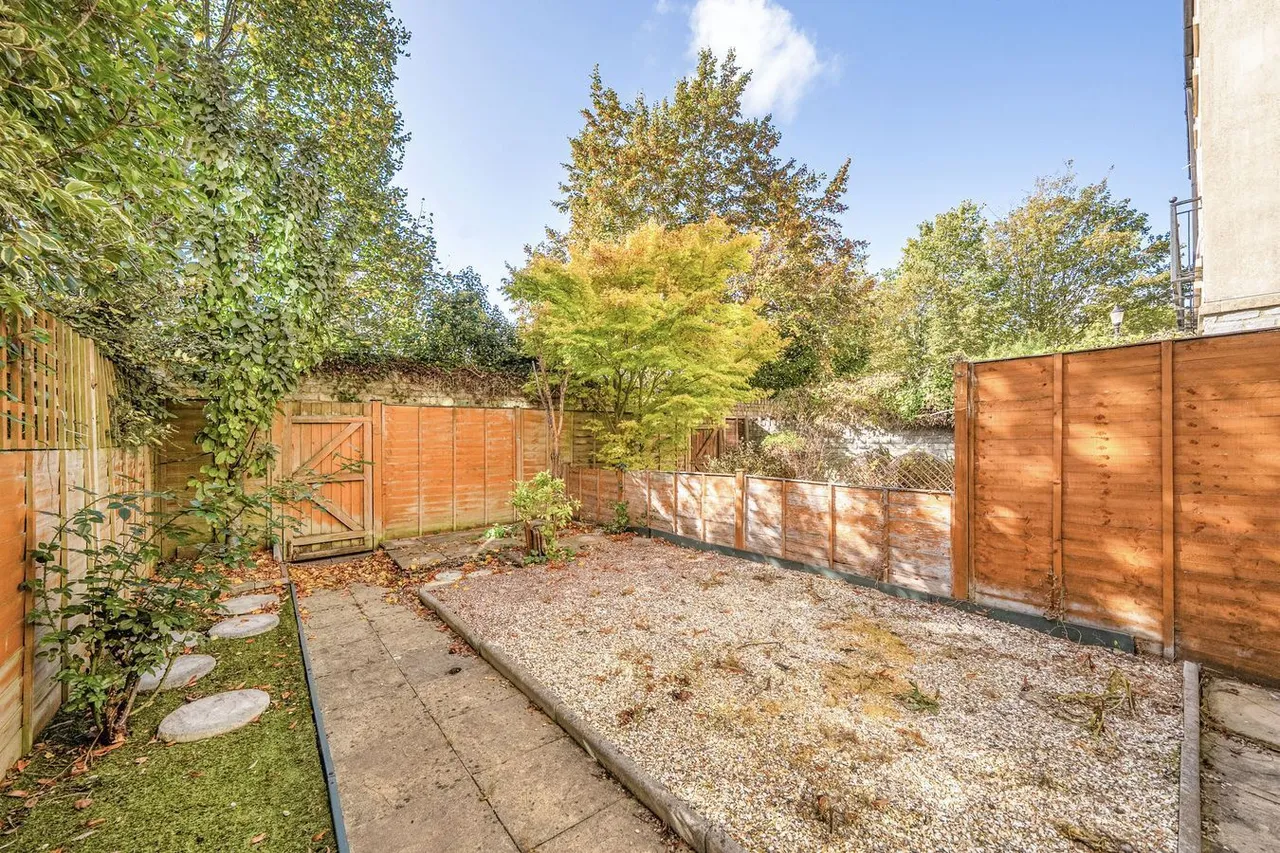 St Andrews Mews, Wells, BA5, photo 19