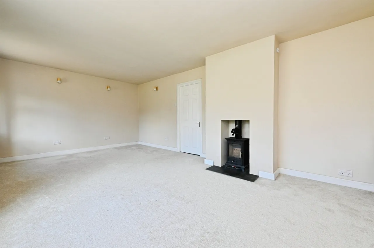 Hurst Crescent, Welney, Wisbech, photo 3