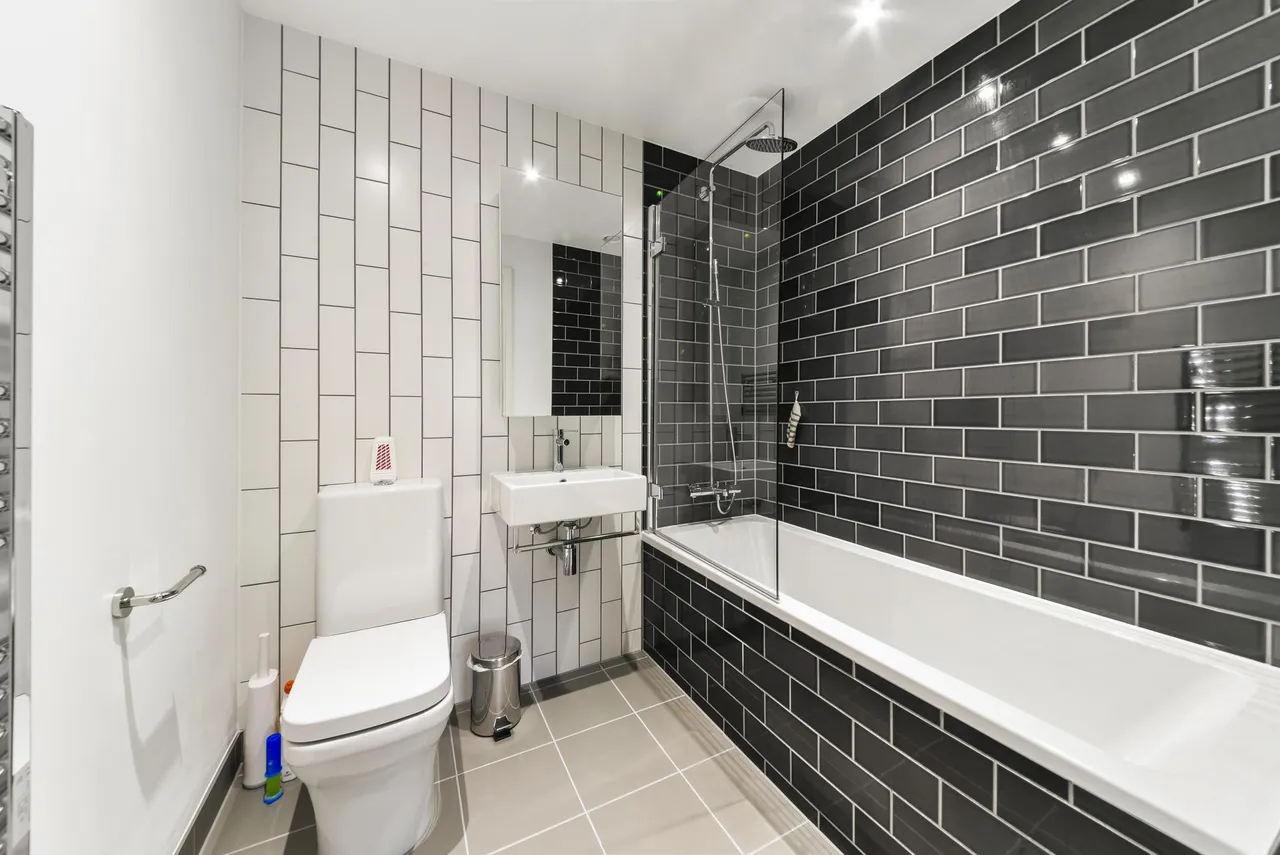 Pendant Court, Royal Wharf, E16, photo 8