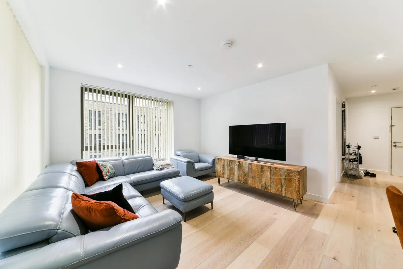 Pendant Court, Royal Wharf, E16, photo 2