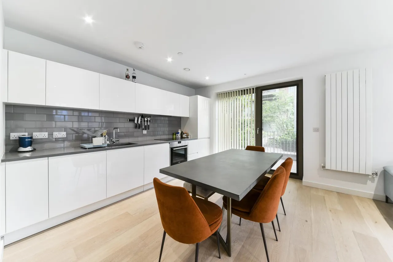 Pendant Court, Royal Wharf, E16, photo 4