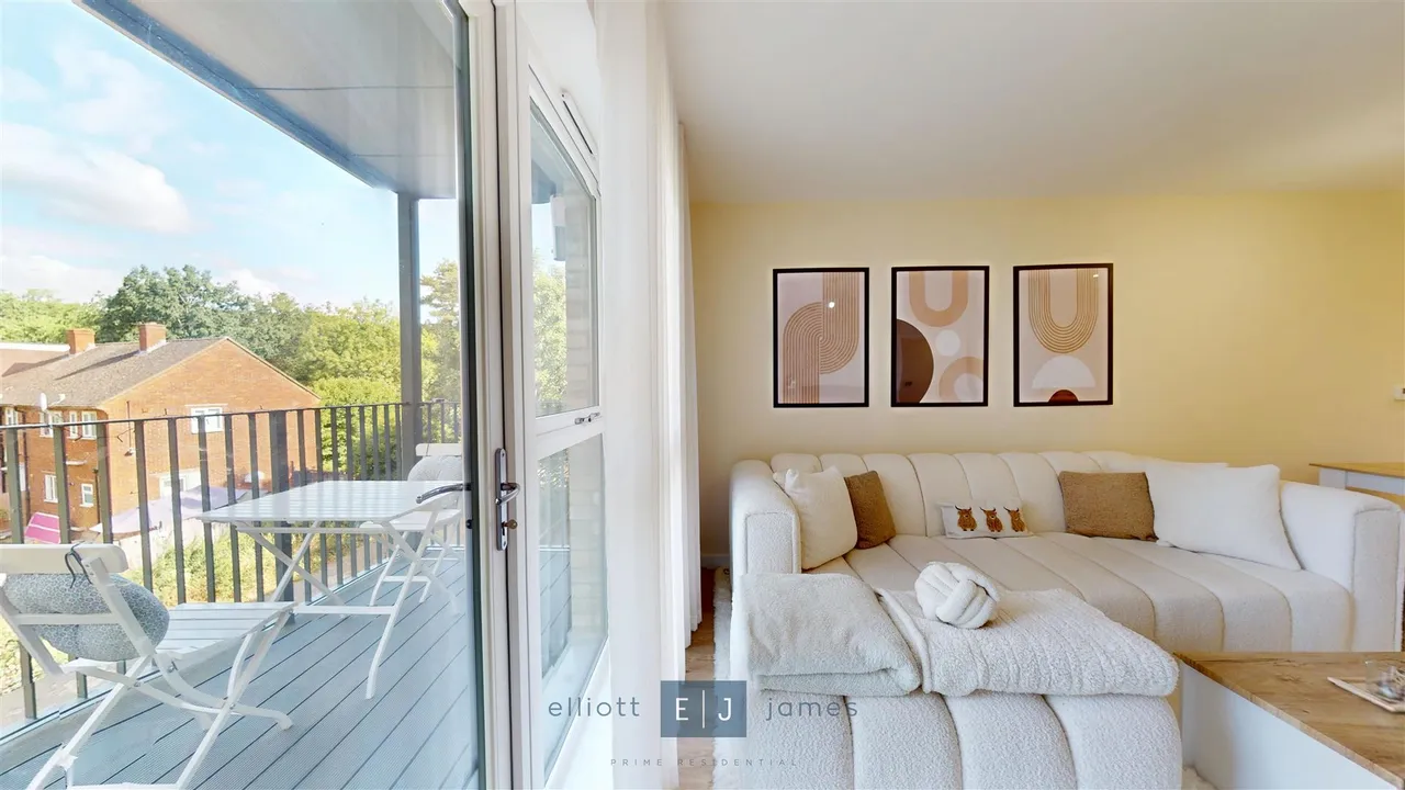 Luctons Close, Borders Lane, Loughton, photo 8