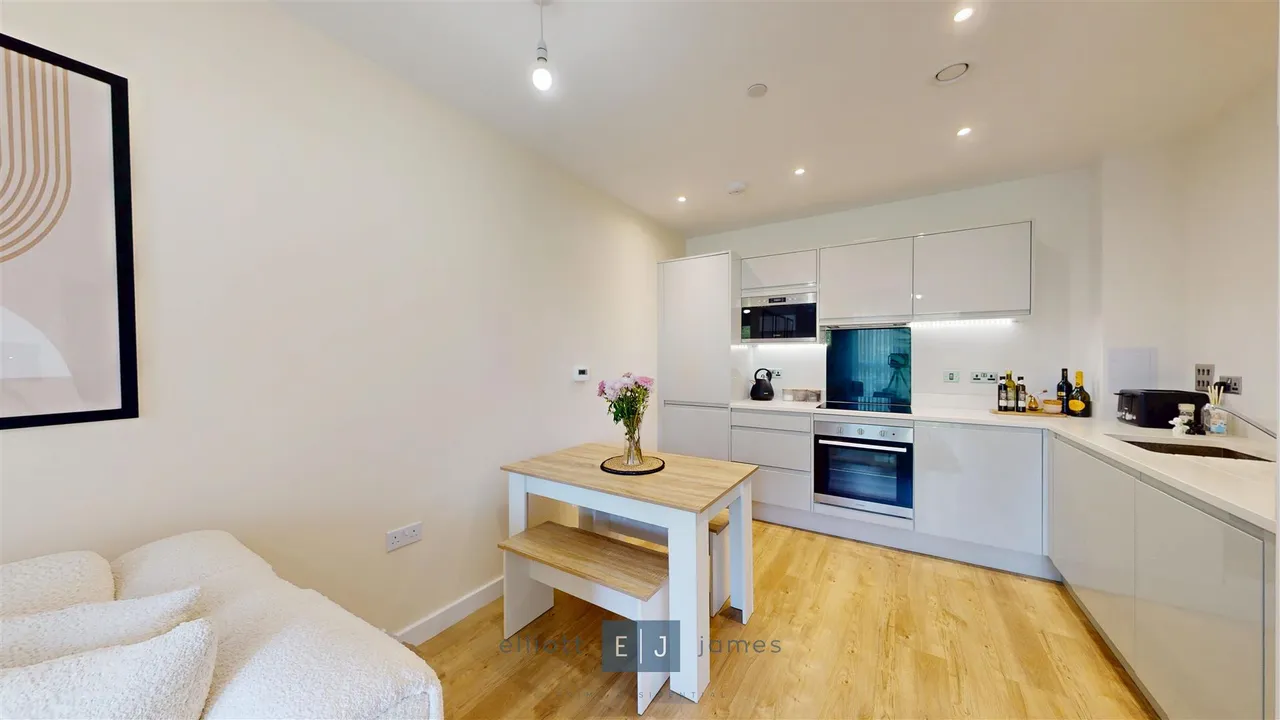 Luctons Close, Borders Lane, Loughton, photo 9